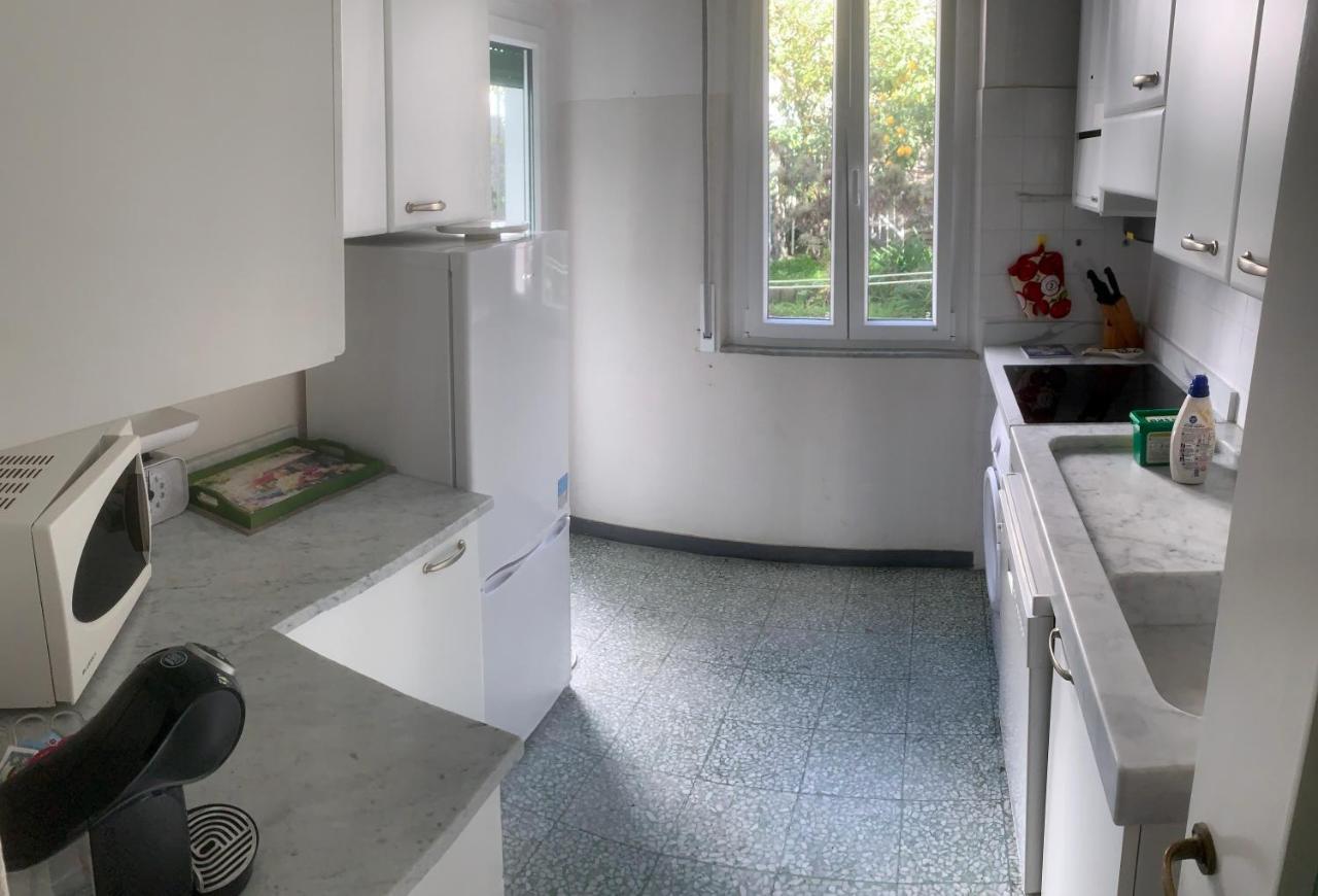 Casa Bianca 4 - Confortevole In Centro A โมเนเลีย ภายนอก รูปภาพ