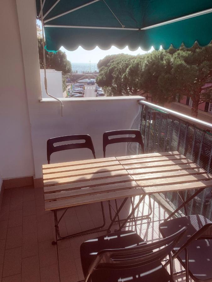 Casa Bianca 4 - Confortevole In Centro A โมเนเลีย ภายนอก รูปภาพ