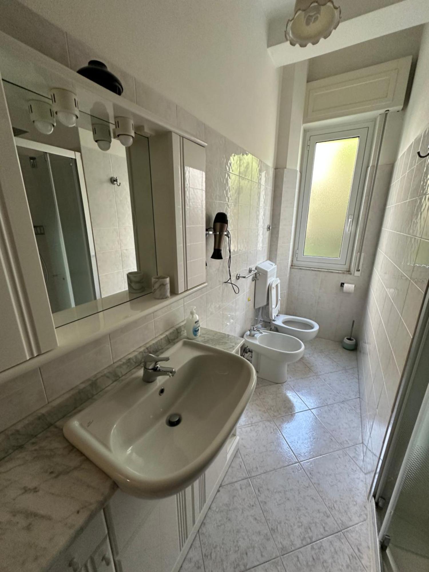 Casa Bianca 4 - Confortevole In Centro A โมเนเลีย ภายนอก รูปภาพ